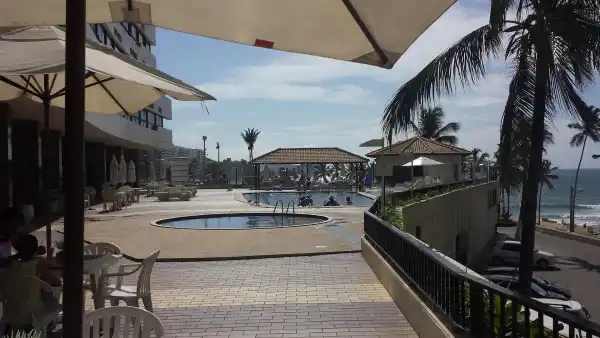 Luxury 3-Bedroom Villa with Pool - Charlestown